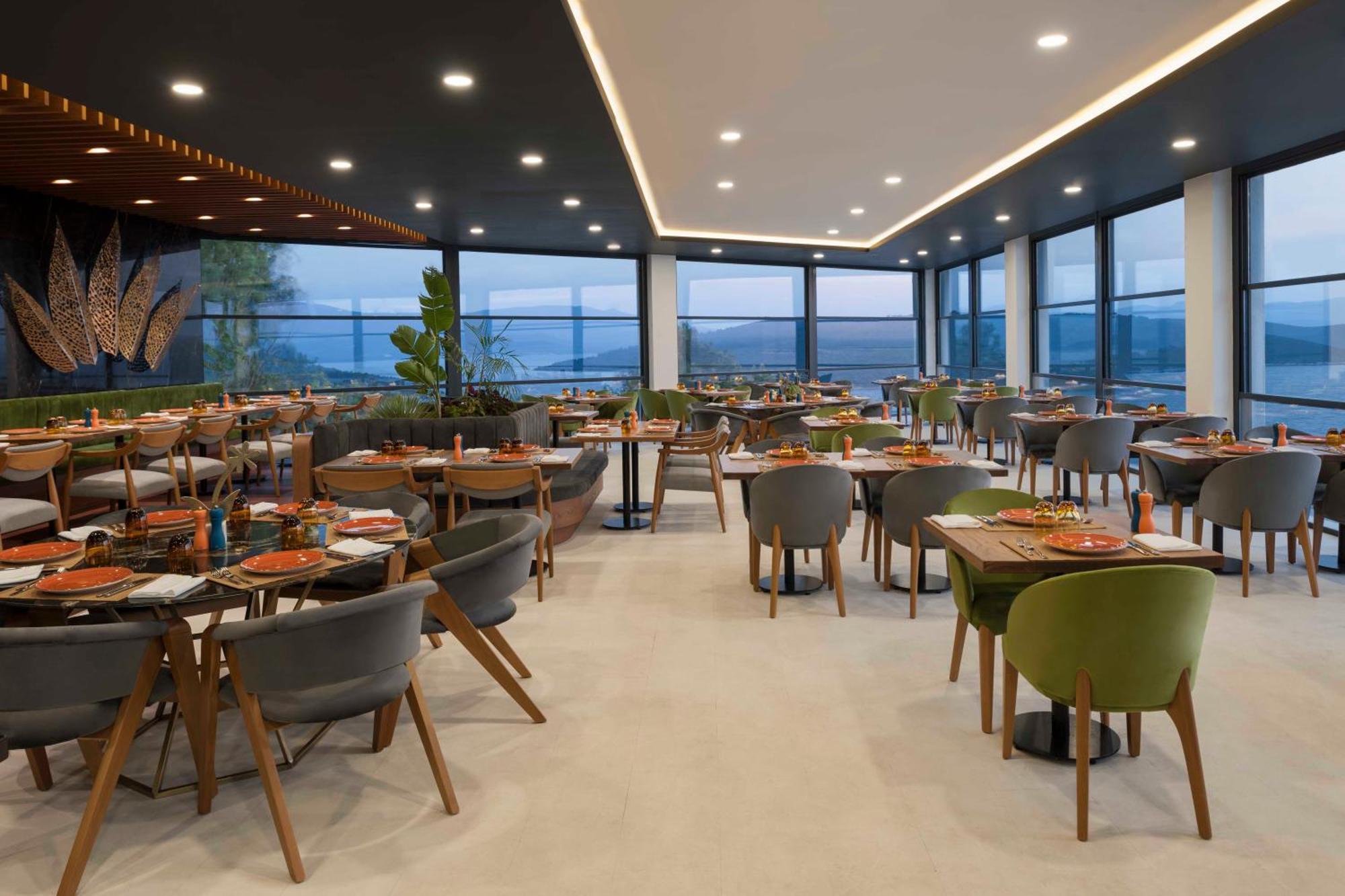 Bogazici Le Meridien Bodrum Beach Resort מראה חיצוני תמונה