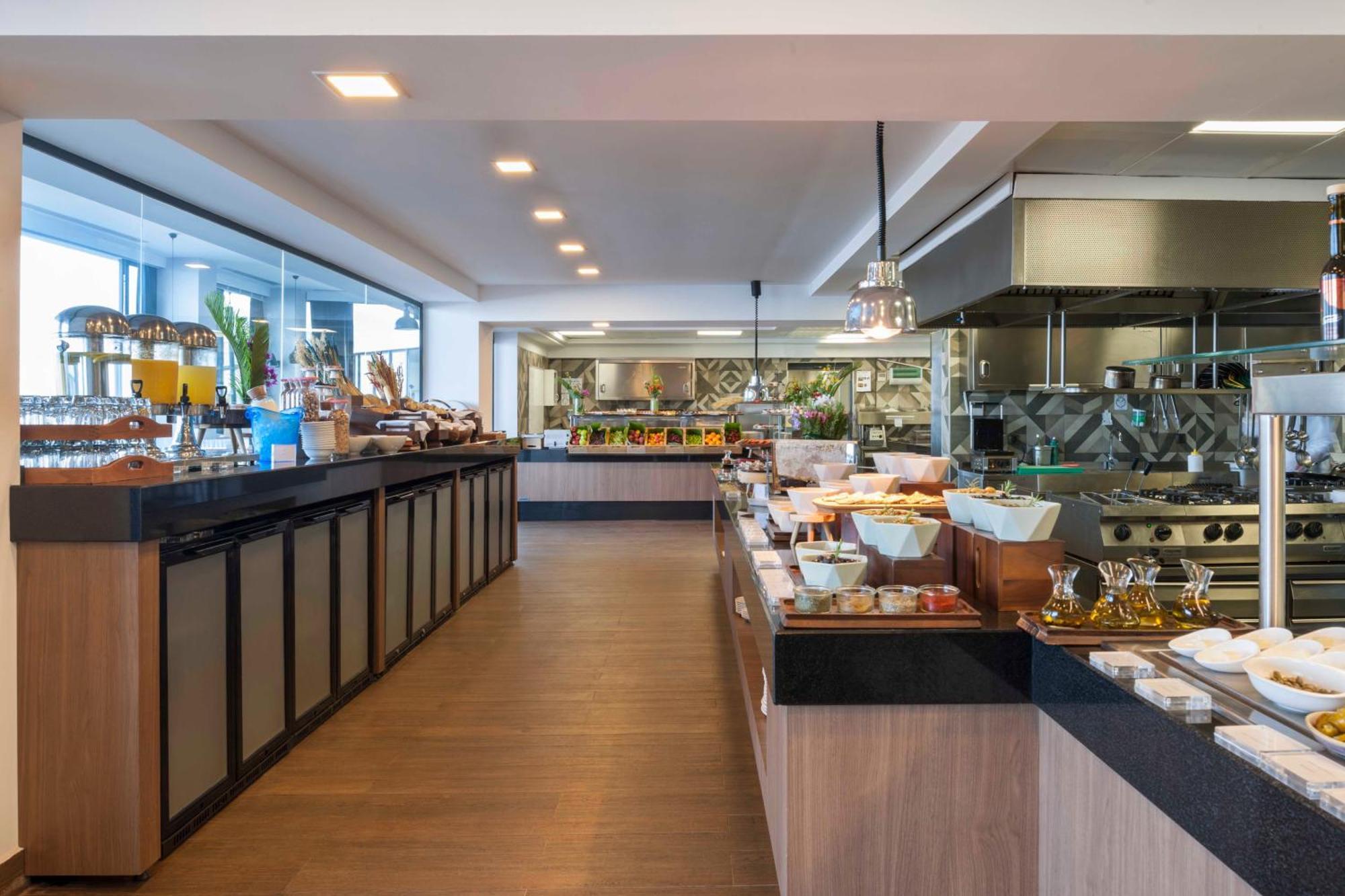 Bogazici Le Meridien Bodrum Beach Resort מראה חיצוני תמונה