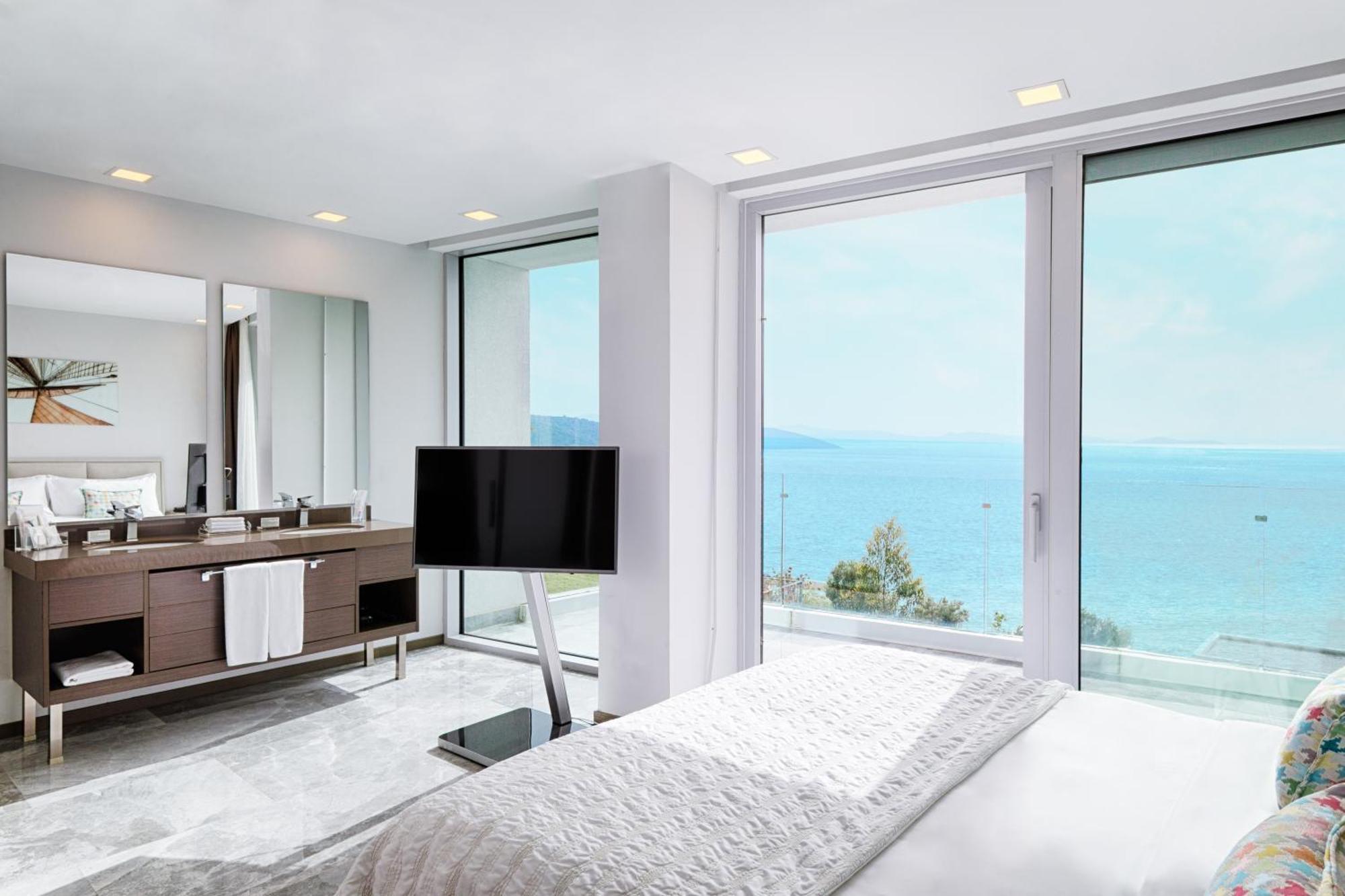 Bogazici Le Meridien Bodrum Beach Resort מראה חיצוני תמונה